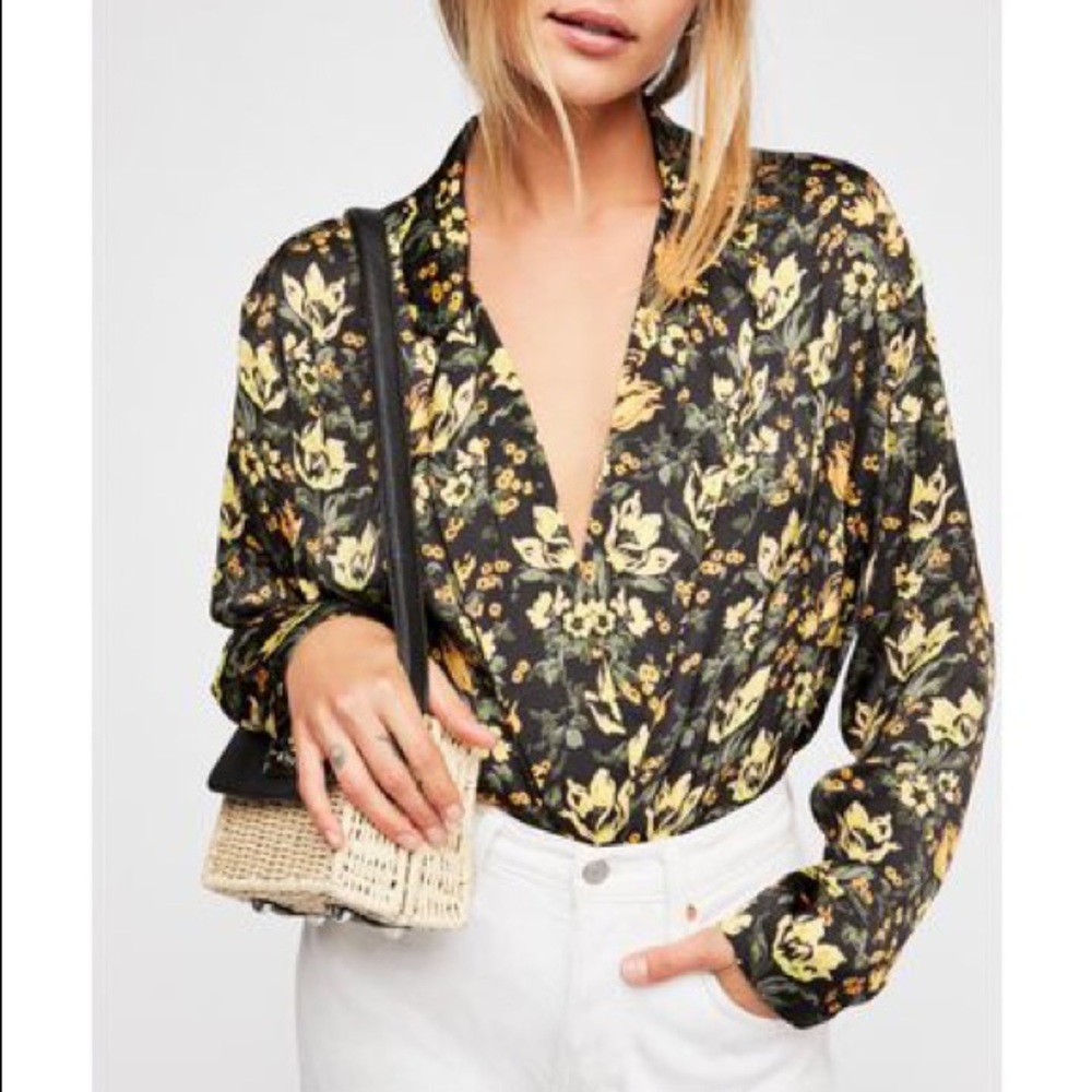 💯%Free PeopleBlack Elsa Printed Bodysuit - Picture 2 of 7